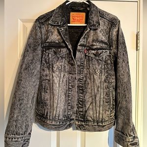 Men’s Black Stonewashed Levi Jean jacket Sz Small